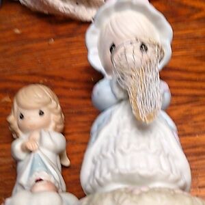 VTG Precious Moments figurines